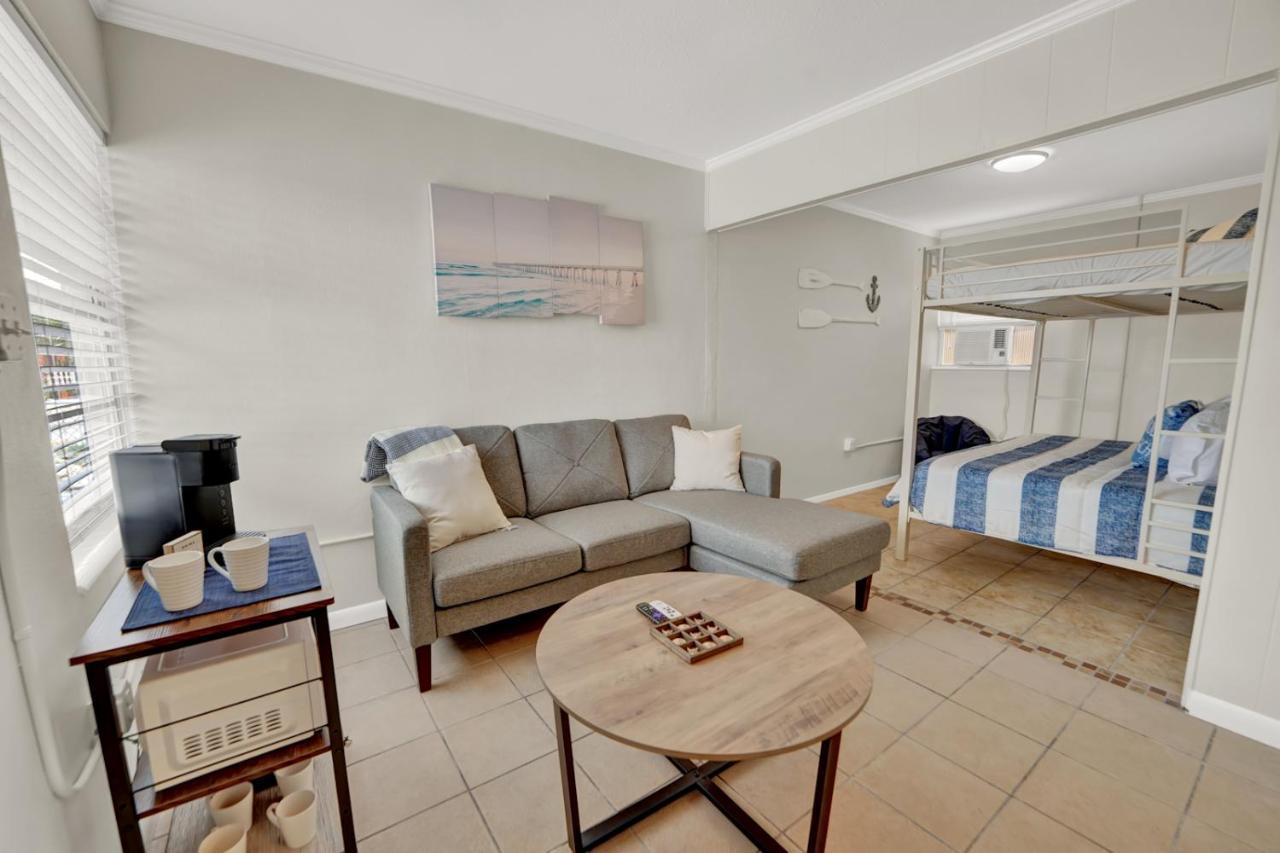 Sea Foam Suites Lower Grand Lagoon Buitenkant foto