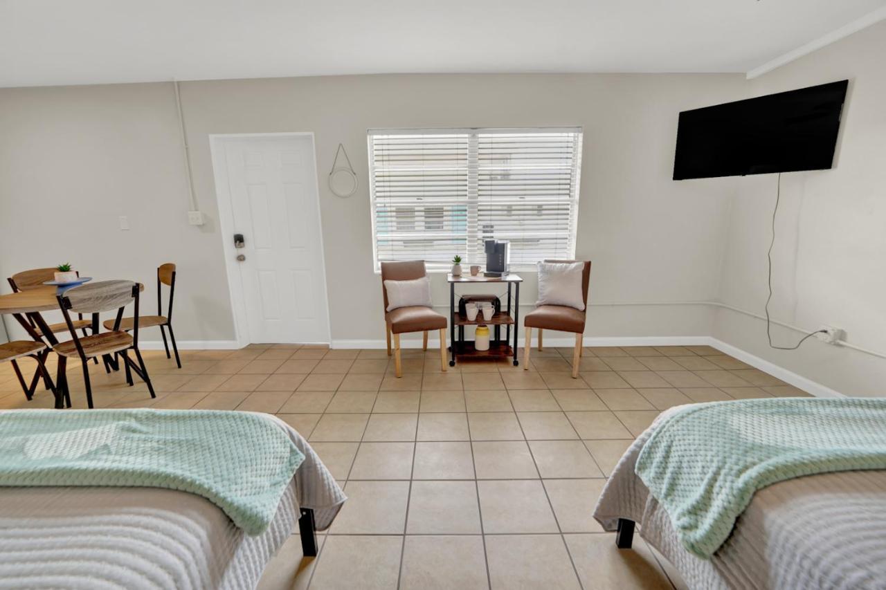 Sea Foam Suites Lower Grand Lagoon Buitenkant foto