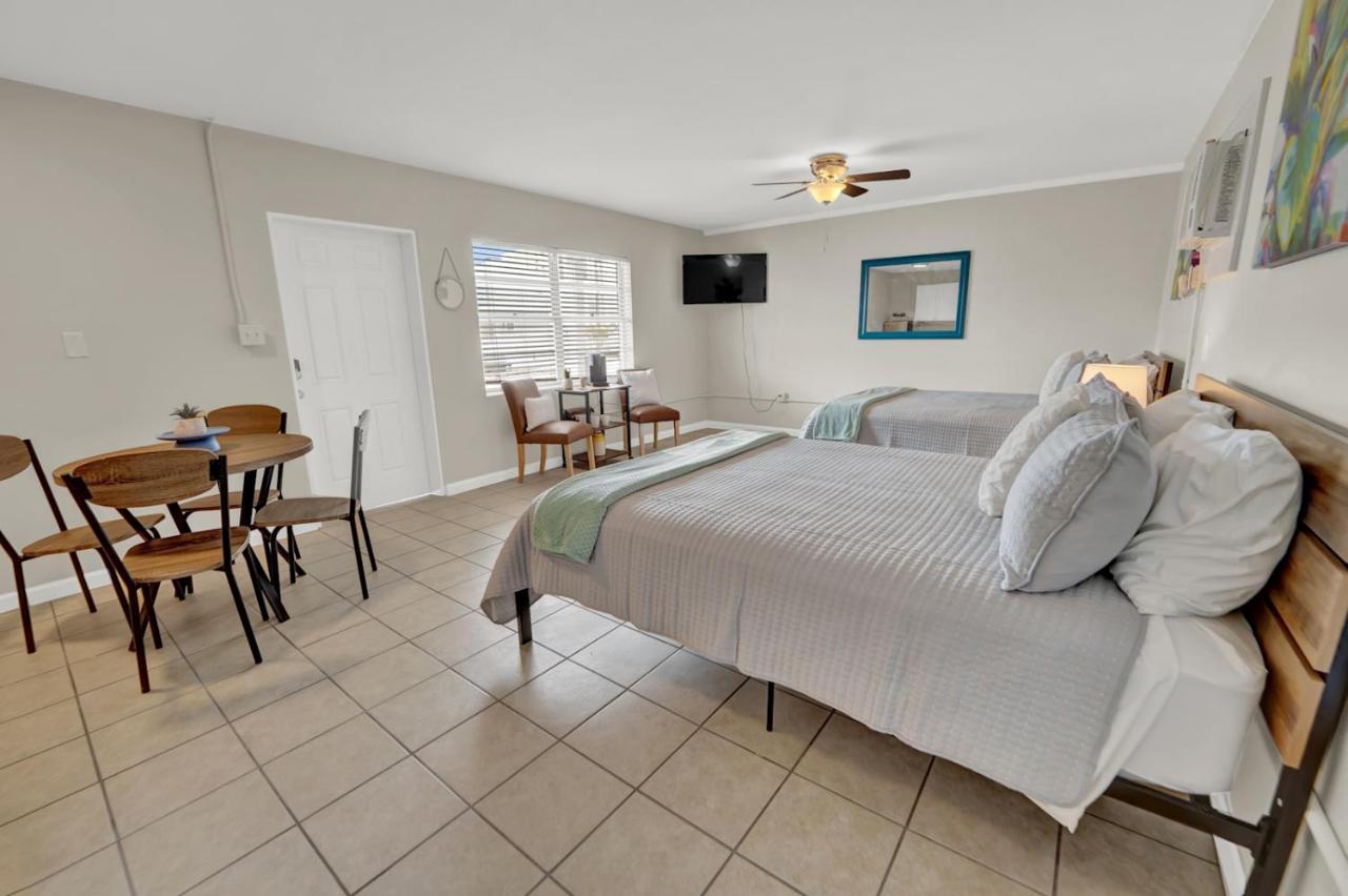 Sea Foam Suites Lower Grand Lagoon Buitenkant foto