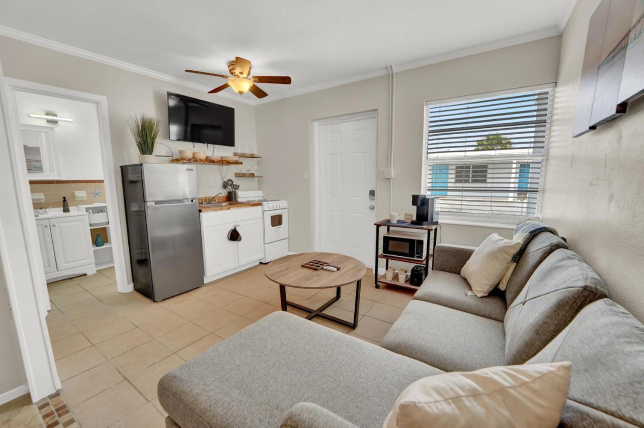 Sea Foam Suites Lower Grand Lagoon Buitenkant foto